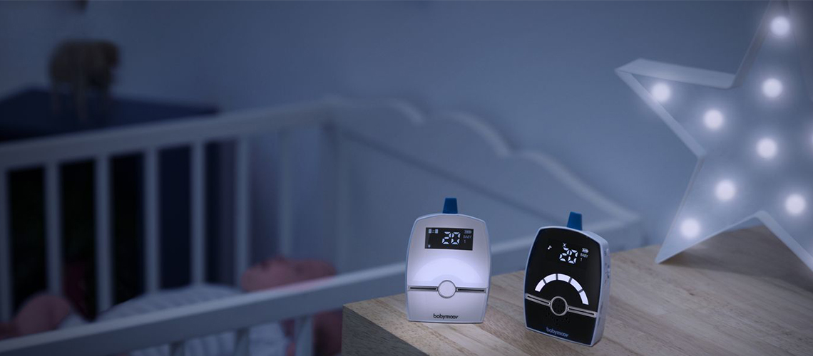 babyphone babymmoov premium care en fonctionnement dans la chambre de bébé