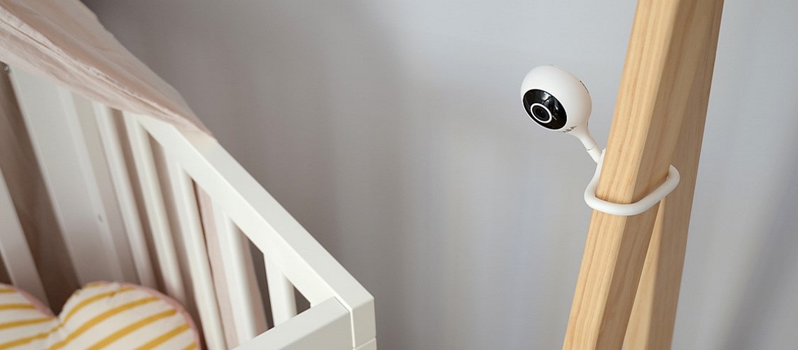 un caméra dans une chambre du bébé
